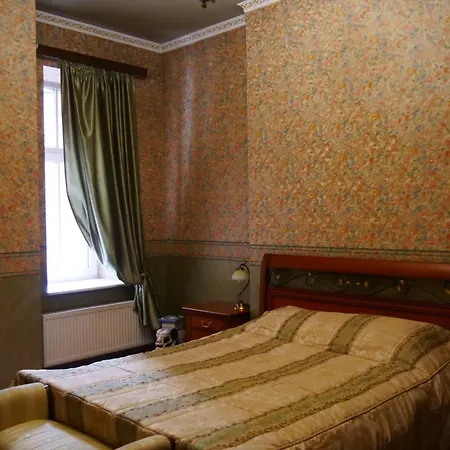 Elegant Classic In The Heart Of Old Town *