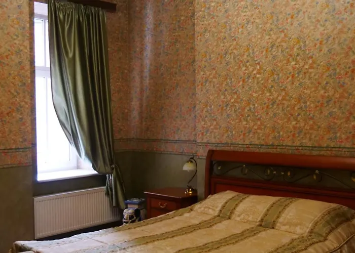 Elegant Classic In The Heart Of Old Town *